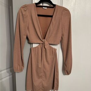 Le Li Long Sleeve Dress